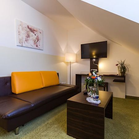 Hotel Arooma Erding Bagian luar foto