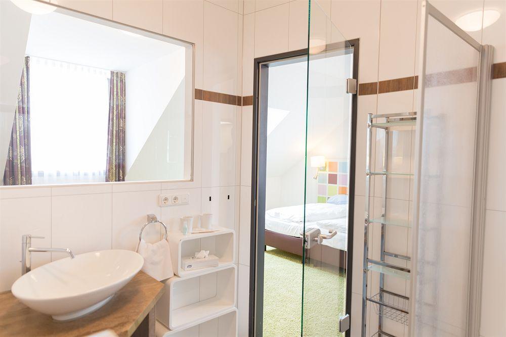 Hotel Arooma Erding Bagian luar foto