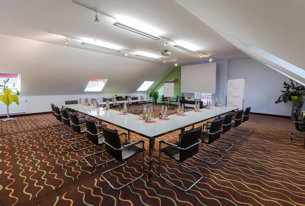 Hotel Arooma Erding Bagian luar foto