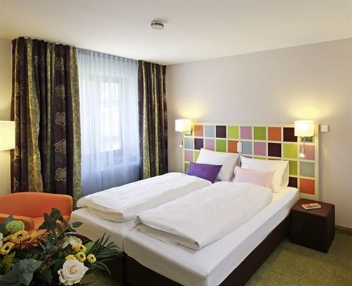 Hotel Arooma Erding Bagian luar foto