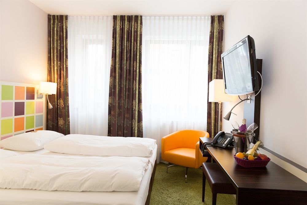 Hotel Arooma Erding Bagian luar foto