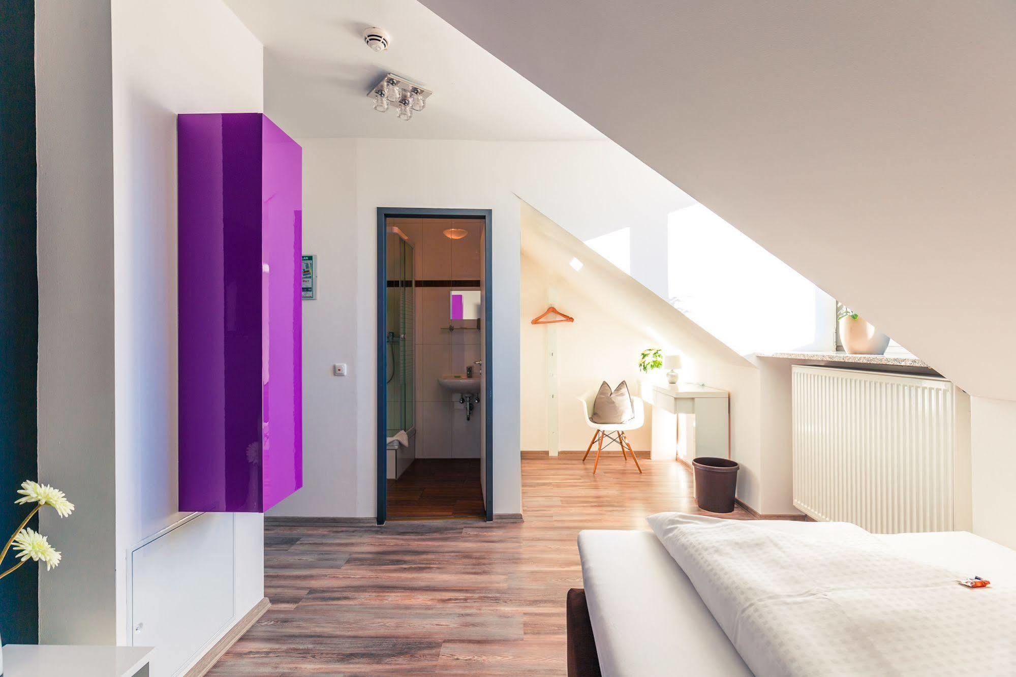 Hotel Arooma Erding Bagian luar foto
