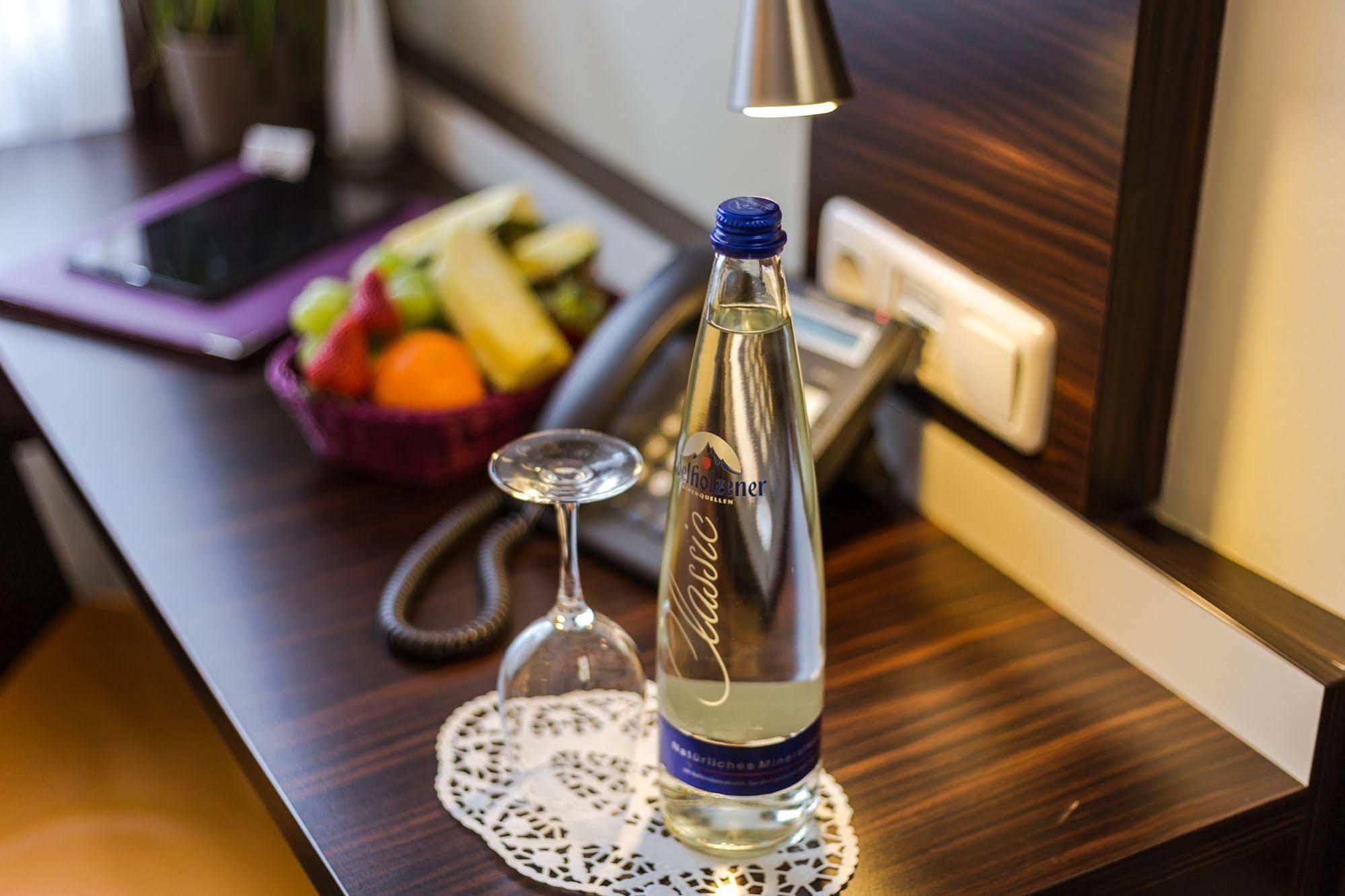 Hotel Arooma Erding Bagian luar foto
