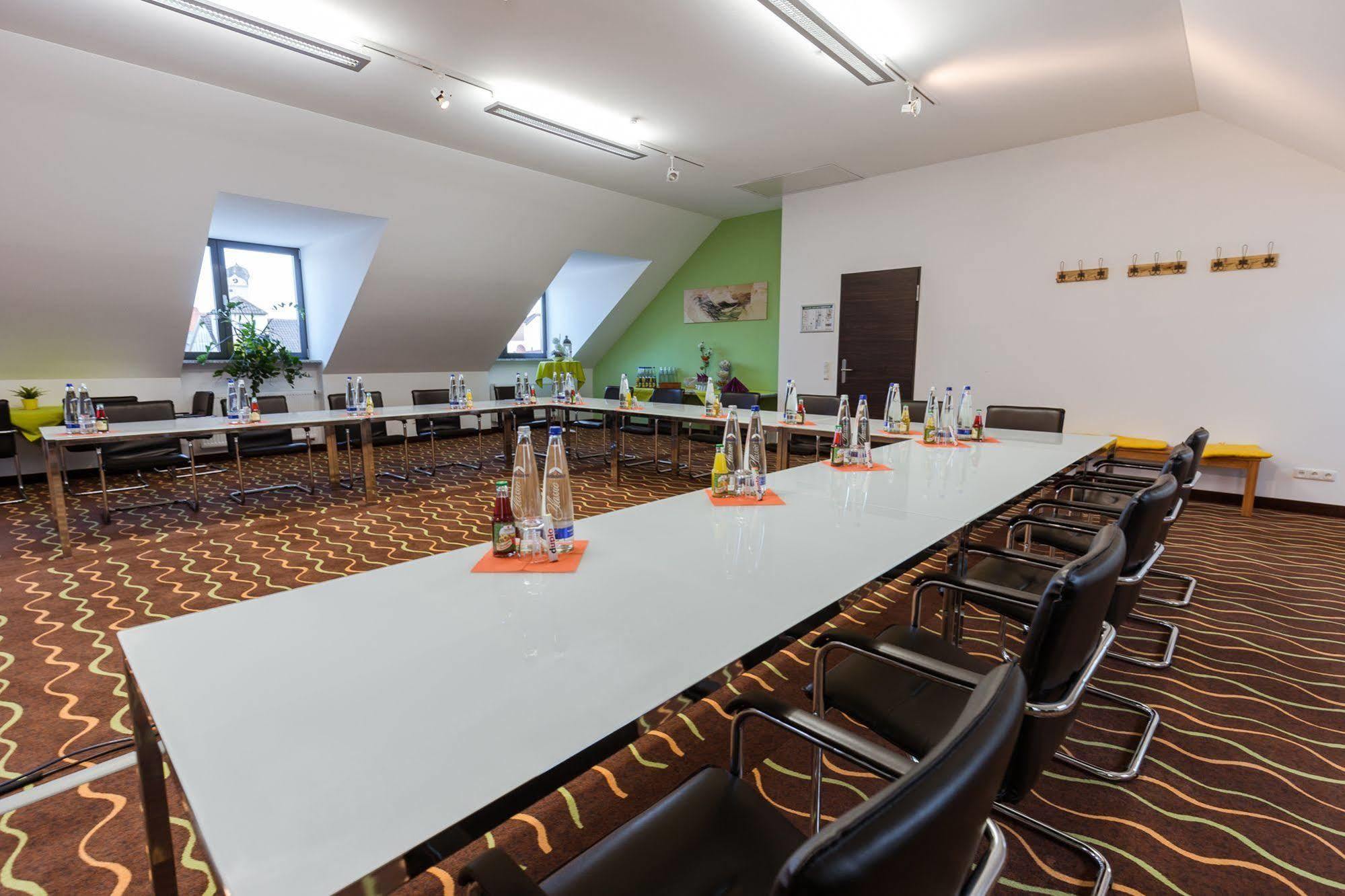 Hotel Arooma Erding Bagian luar foto