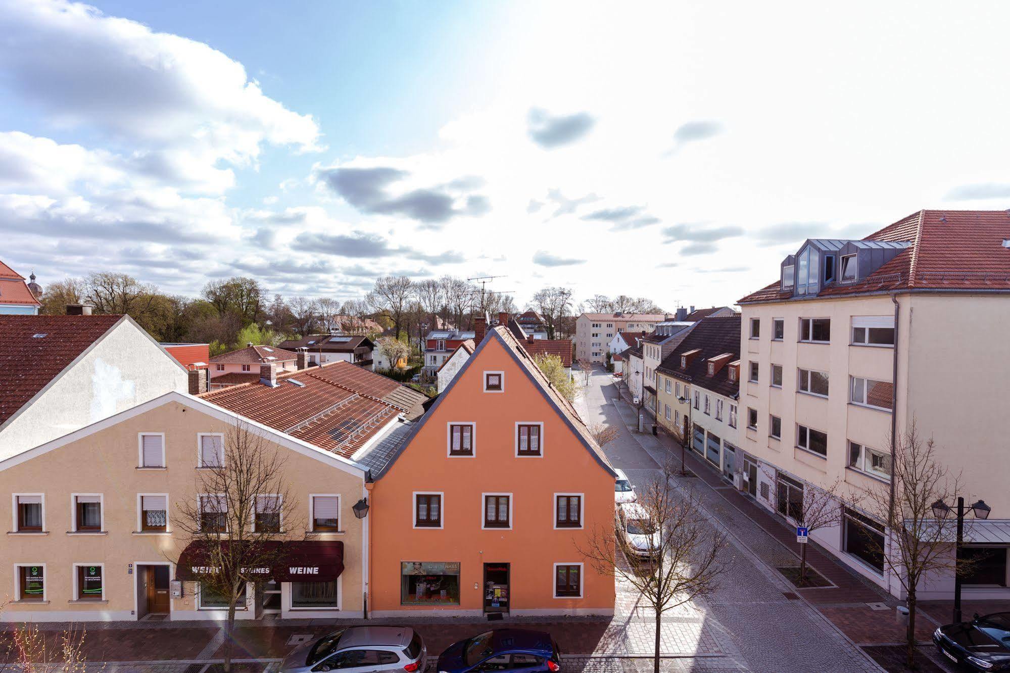 Hotel Arooma Erding Bagian luar foto