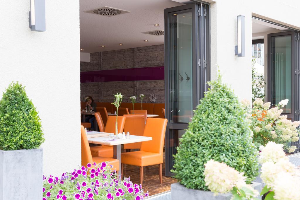 Hotel Arooma Erding Bagian luar foto