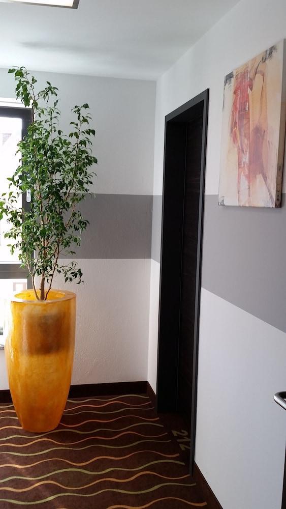 Hotel Arooma Erding Bagian luar foto